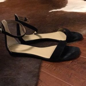 Ann Taylor flat sandal